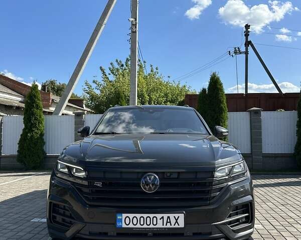 Чорний Фольксваген Туарег, об'ємом двигуна 3 л та пробігом 207 тис. км за 67500 $, фото 5 на Automoto.ua