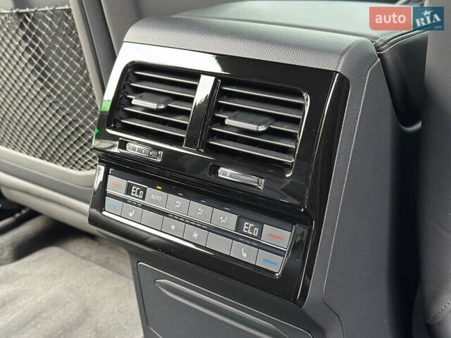 Черный Фольксваген Туарег, объемом двигателя 2.99 л и пробегом 18 тыс. км за 82999 $, фото 30 на Automoto.ua