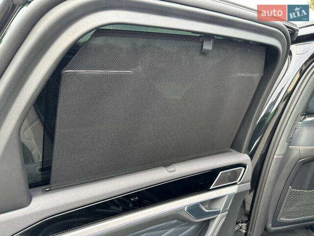 Черный Фольксваген Туарег, объемом двигателя 2.99 л и пробегом 18 тыс. км за 82999 $, фото 26 на Automoto.ua