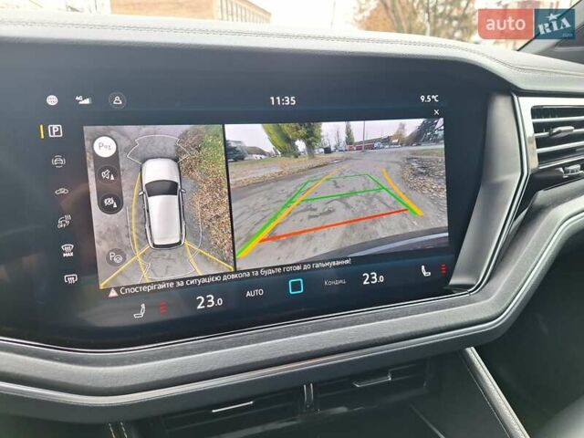 Черный Фольксваген Туарег, объемом двигателя 2.97 л и пробегом 101 тыс. км за 63900 $, фото 27 на Automoto.ua