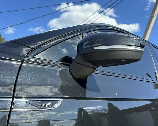 Чорний Фольксваген Туарег, об'ємом двигуна 3 л та пробігом 207 тис. км за 67500 $, фото 6 на Automoto.ua