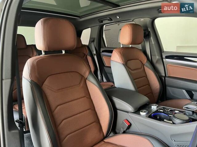 Черный Фольксваген Туарег, объемом двигателя 2.97 л и пробегом 1 тыс. км за 83900 $, фото 28 на Automoto.ua