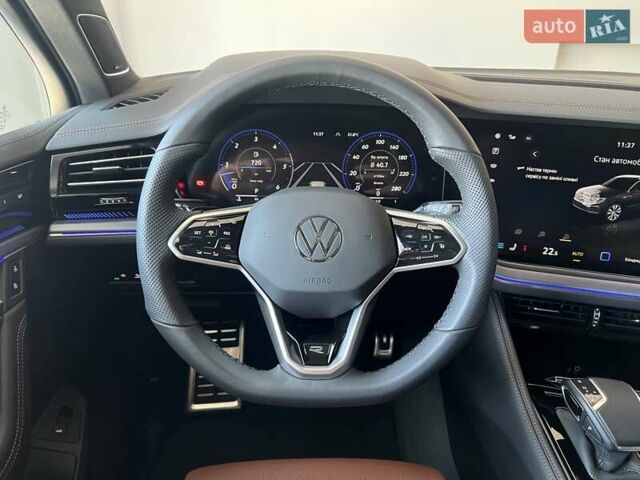 Черный Фольксваген Туарег, объемом двигателя 2.97 л и пробегом 1 тыс. км за 83900 $, фото 12 на Automoto.ua