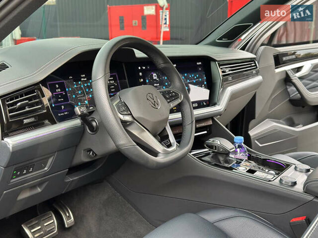 Черный Фольксваген Туарег, объемом двигателя 2.99 л и пробегом 18 тыс. км за 82999 $, фото 11 на Automoto.ua