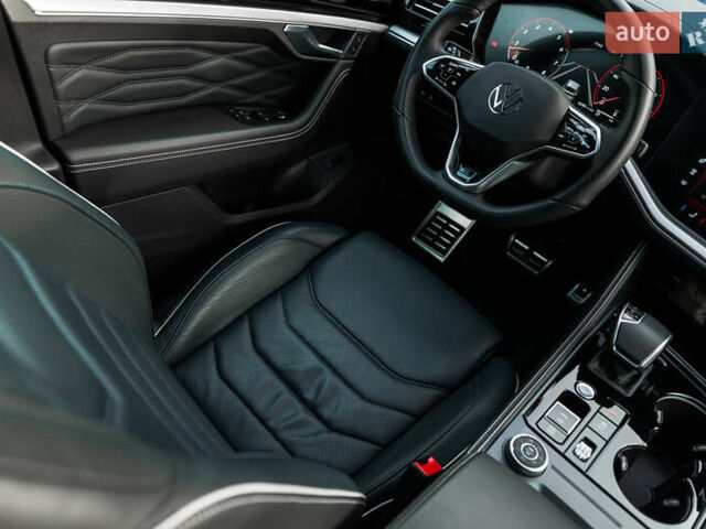 Черный Фольксваген Туарег, объемом двигателя 2.99 л и пробегом 27 тыс. км за 85500 $, фото 40 на Automoto.ua