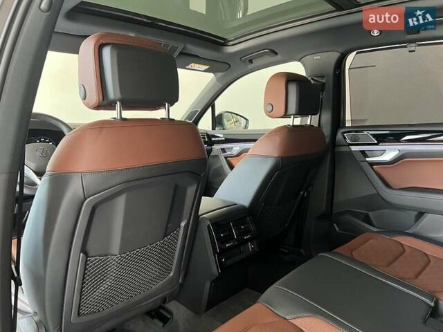 Черный Фольксваген Туарег, объемом двигателя 2.97 л и пробегом 1 тыс. км за 83900 $, фото 20 на Automoto.ua