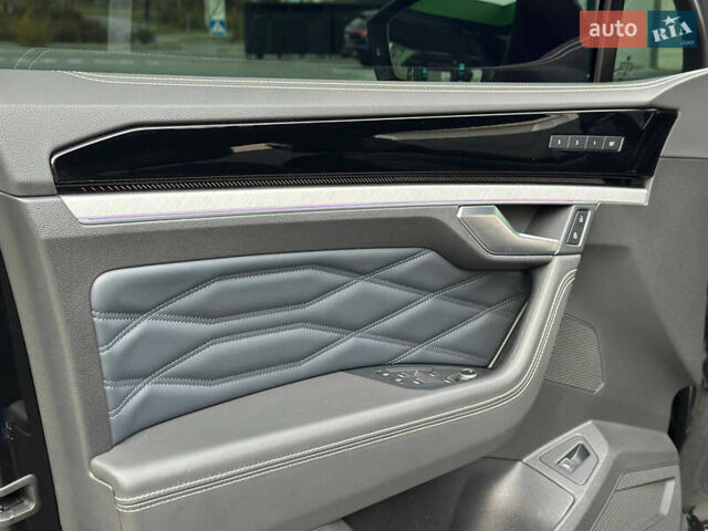 Черный Фольксваген Туарег, объемом двигателя 2.99 л и пробегом 18 тыс. км за 82999 $, фото 23 на Automoto.ua