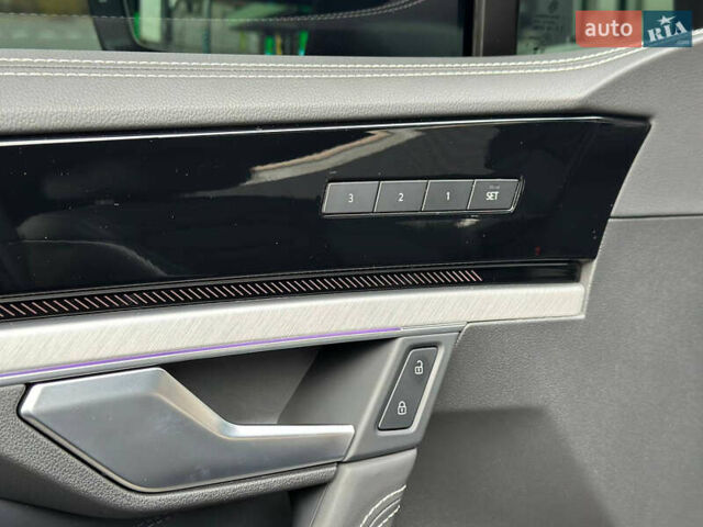 Черный Фольксваген Туарег, объемом двигателя 2.99 л и пробегом 18 тыс. км за 82999 $, фото 19 на Automoto.ua