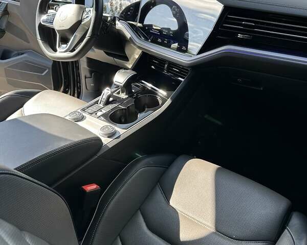 Чорний Фольксваген Туарег, об'ємом двигуна 3 л та пробігом 207 тис. км за 67500 $, фото 18 на Automoto.ua