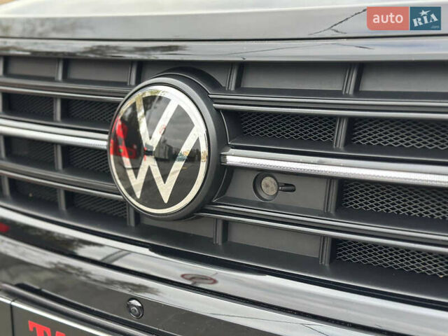 Черный Фольксваген Туарег, объемом двигателя 2.99 л и пробегом 18 тыс. км за 82999 $, фото 68 на Automoto.ua