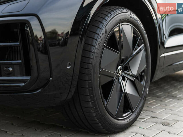 Черный Фольксваген Туарег, объемом двигателя 2.99 л и пробегом 27 тыс. км за 85500 $, фото 17 на Automoto.ua