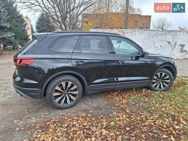 Черный Фольксваген Туарег, объемом двигателя 2.97 л и пробегом 101 тыс. км за 63900 $, фото 25 на Automoto.ua