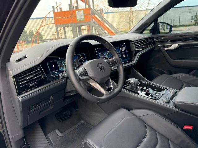 Чорний Фольксваген Туарег, об'ємом двигуна 3 л та пробігом 16 тис. км за 65999 $, фото 13 на Automoto.ua