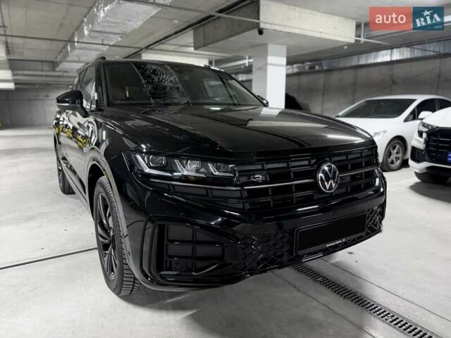 Черный Фольксваген Туарег, объемом двигателя 2.97 л и пробегом 2 тыс. км за 93000 $, фото 18 на Automoto.ua