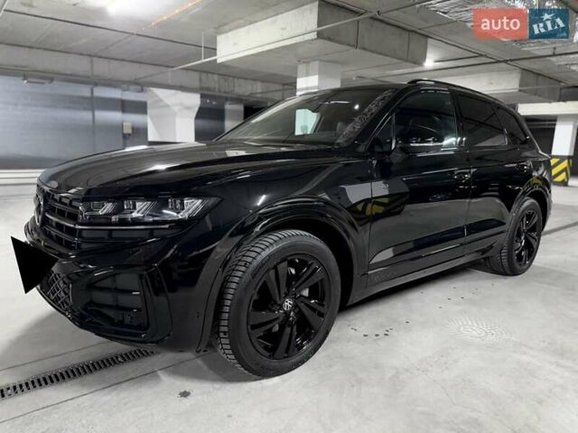 Черный Фольксваген Туарег, объемом двигателя 2.97 л и пробегом 2 тыс. км за 93000 $, фото 3 на Automoto.ua