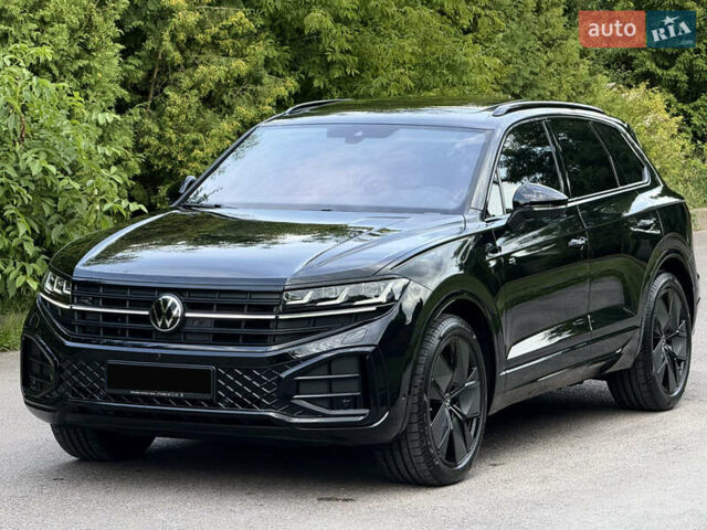 Черный Фольксваген Туарег, объемом двигателя 3 л и пробегом 4 тыс. км за 89950 $, фото 4 на Automoto.ua