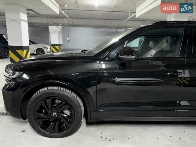 Черный Фольксваген Туарег, объемом двигателя 2.97 л и пробегом 2 тыс. км за 93000 $, фото 4 на Automoto.ua