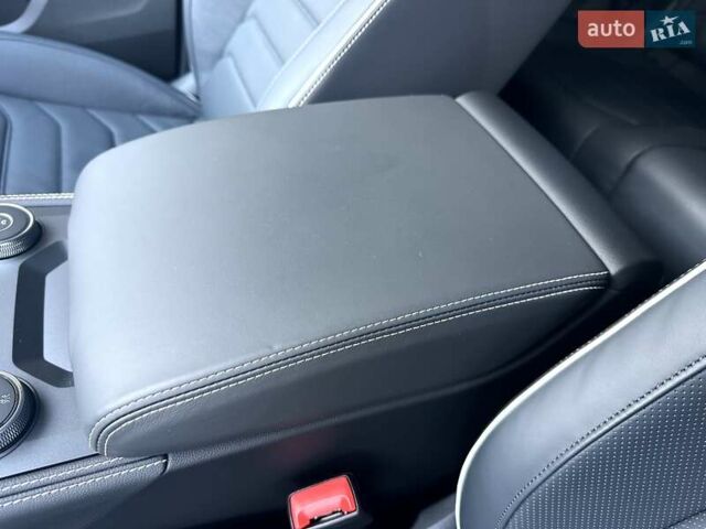 Черный Фольксваген Туарег, объемом двигателя 2.97 л и пробегом 4 тыс. км за 92900 $, фото 27 на Automoto.ua