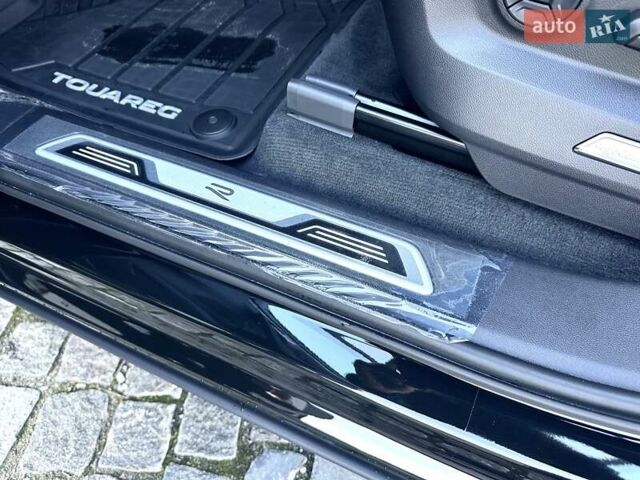 Черный Фольксваген Туарег, объемом двигателя 2.97 л и пробегом 4 тыс. км за 92900 $, фото 45 на Automoto.ua