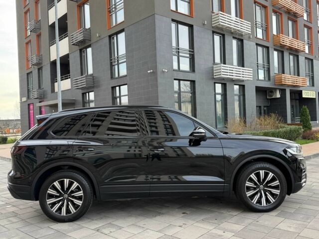 Чорний Фольксваген Туарег, об'ємом двигуна 3 л та пробігом 16 тис. км за 65999 $, фото 6 на Automoto.ua