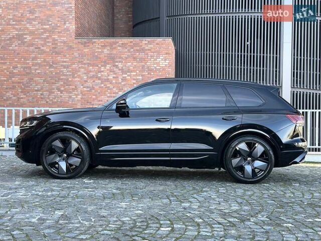 Черный Фольксваген Туарег, объемом двигателя 2.97 л и пробегом 4 тыс. км за 92900 $, фото 23 на Automoto.ua