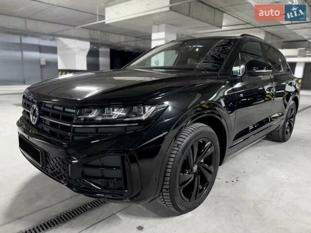 Черный Фольксваген Туарег, объемом двигателя 2.97 л и пробегом 2 тыс. км за 93000 $, фото 2 на Automoto.ua