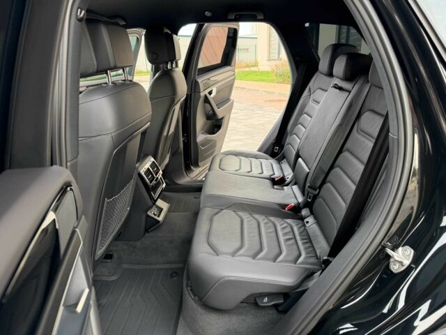 Чорний Фольксваген Туарег, об'ємом двигуна 3 л та пробігом 16 тис. км за 65999 $, фото 15 на Automoto.ua