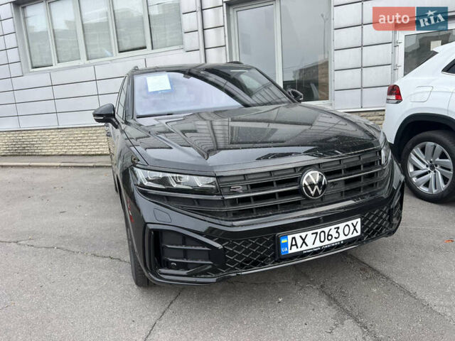 Черный Фольксваген Туарег, объемом двигателя 2.97 л и пробегом 1 тыс. км за 86000 $, фото 3 на Automoto.ua