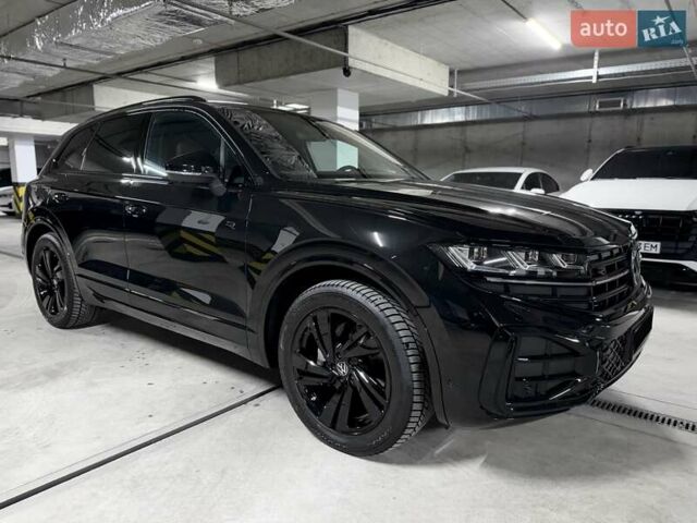 Черный Фольксваген Туарег, объемом двигателя 2.97 л и пробегом 2 тыс. км за 93000 $, фото 17 на Automoto.ua