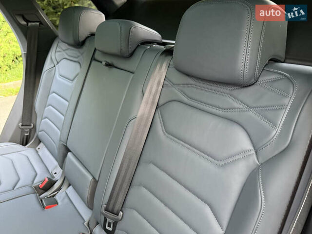 Черный Фольксваген Туарег, объемом двигателя 3 л и пробегом 4 тыс. км за 89950 $, фото 103 на Automoto.ua