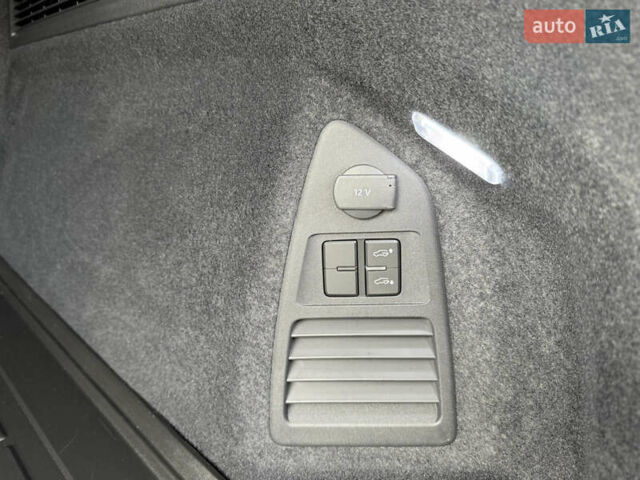 Черный Фольксваген Туарег, объемом двигателя 3 л и пробегом 4 тыс. км за 89950 $, фото 109 на Automoto.ua