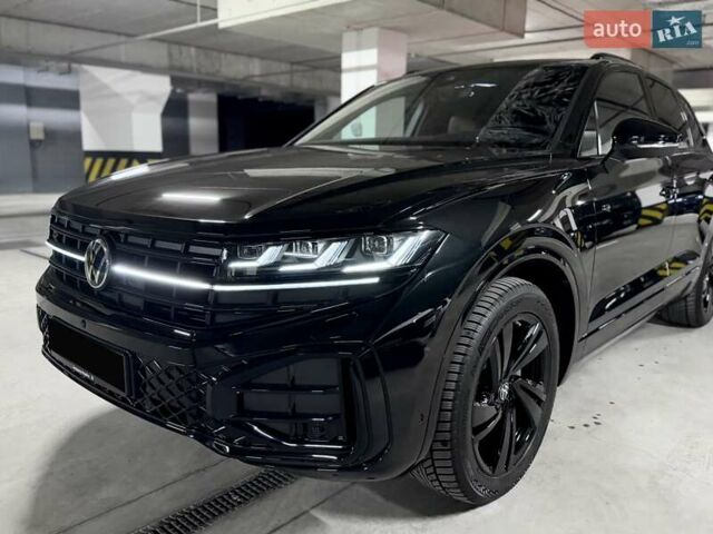 Черный Фольксваген Туарег, объемом двигателя 2.97 л и пробегом 2 тыс. км за 93000 $, фото 23 на Automoto.ua