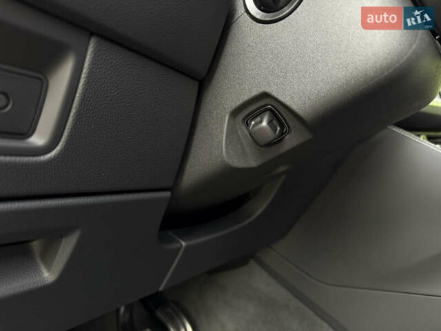 Черный Фольксваген Туарег, объемом двигателя 3 л и пробегом 4 тыс. км за 89950 $, фото 46 на Automoto.ua