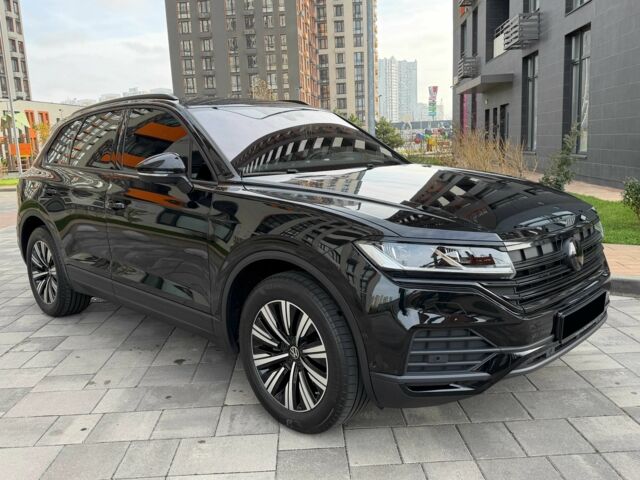 Чорний Фольксваген Туарег, об'ємом двигуна 3 л та пробігом 16 тис. км за 65999 $, фото 5 на Automoto.ua