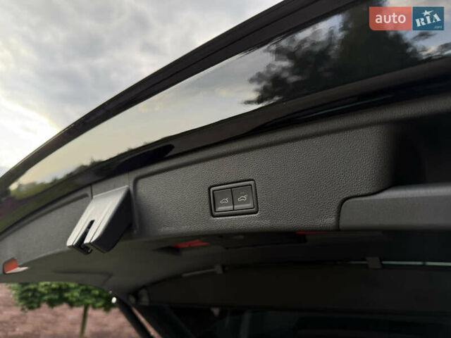 Черный Фольксваген Туарег, объемом двигателя 3 л и пробегом 4 тыс. км за 89950 $, фото 112 на Automoto.ua