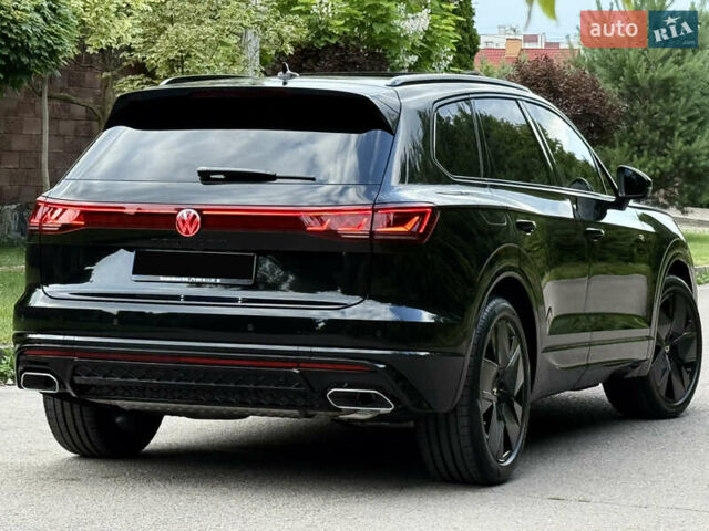 Черный Фольксваген Туарег, объемом двигателя 3 л и пробегом 4 тыс. км за 89950 $, фото 128 на Automoto.ua