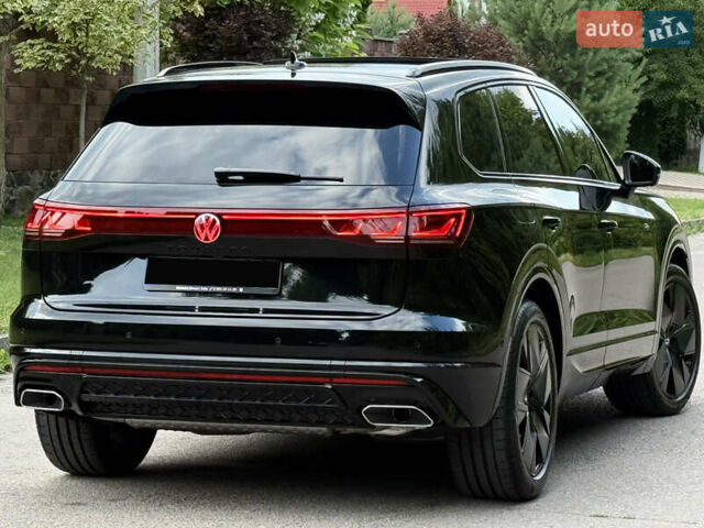 Черный Фольксваген Туарег, объемом двигателя 3 л и пробегом 4 тыс. км за 89950 $, фото 127 на Automoto.ua