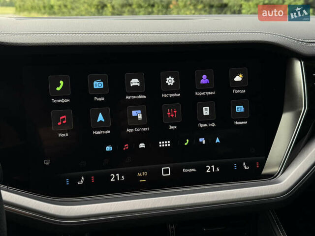 Черный Фольксваген Туарег, объемом двигателя 3 л и пробегом 4 тыс. км за 89950 $, фото 72 на Automoto.ua