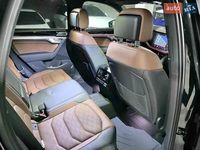 Черный Фольксваген Туарег, объемом двигателя 2.97 л и пробегом 2 тыс. км за 93000 $, фото 36 на Automoto.ua