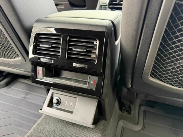 Чорний Фольксваген Туарег, об'ємом двигуна 3 л та пробігом 16 тис. км за 65999 $, фото 18 на Automoto.ua