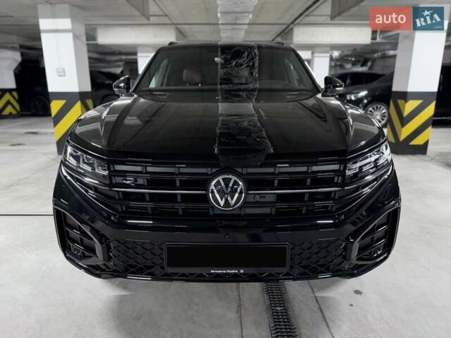 Черный Фольксваген Туарег, объемом двигателя 2.97 л и пробегом 2 тыс. км за 93000 $, фото 21 на Automoto.ua
