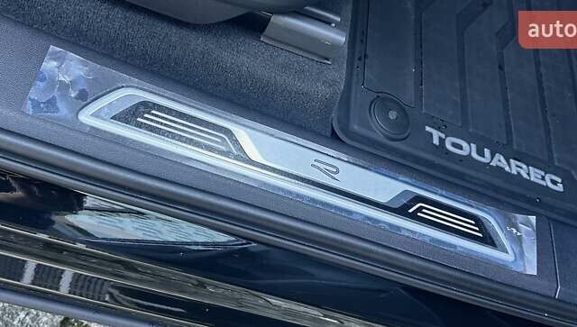 Черный Фольксваген Туарег, объемом двигателя 2.97 л и пробегом 4 тыс. км за 92900 $, фото 33 на Automoto.ua