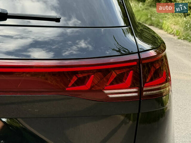 Черный Фольксваген Туарег, объемом двигателя 3 л и пробегом 4 тыс. км за 89950 $, фото 28 на Automoto.ua