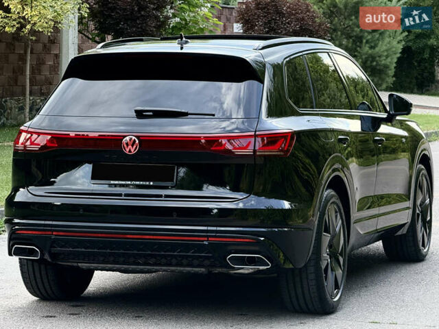 Черный Фольксваген Туарег, объемом двигателя 3 л и пробегом 4 тыс. км за 89950 $, фото 27 на Automoto.ua