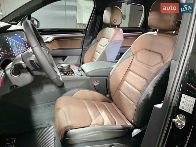 Черный Фольксваген Туарег, объемом двигателя 2.97 л и пробегом 2 тыс. км за 93000 $, фото 27 на Automoto.ua