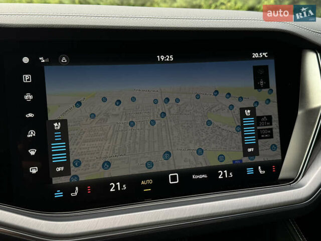 Черный Фольксваген Туарег, объемом двигателя 3 л и пробегом 4 тыс. км за 89950 $, фото 65 на Automoto.ua