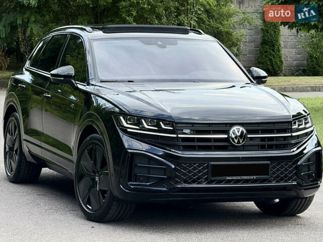 Черный Фольксваген Туарег, объемом двигателя 3 л и пробегом 4 тыс. км за 89950 $, фото 118 на Automoto.ua