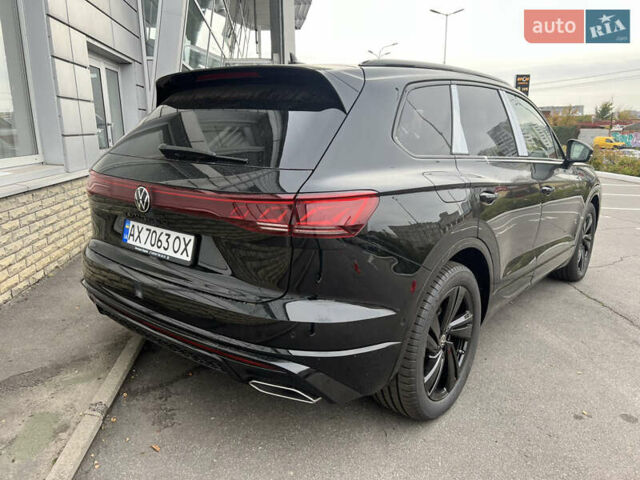 Черный Фольксваген Туарег, объемом двигателя 2.97 л и пробегом 1 тыс. км за 86000 $, фото 1 на Automoto.ua