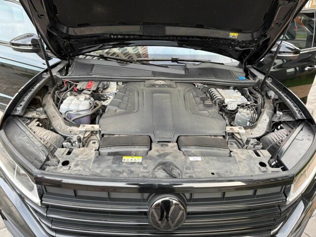 Чорний Фольксваген Туарег, об'ємом двигуна 3 л та пробігом 16 тис. км за 65999 $, фото 23 на Automoto.ua