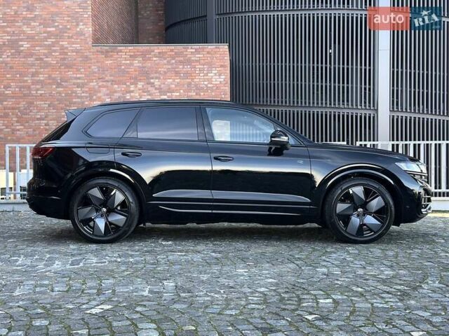 Черный Фольксваген Туарег, объемом двигателя 2.97 л и пробегом 4 тыс. км за 92900 $, фото 16 на Automoto.ua